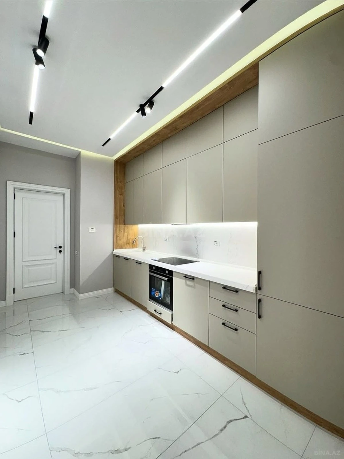 Satılır 3 otaqlı mənzil 120 m²