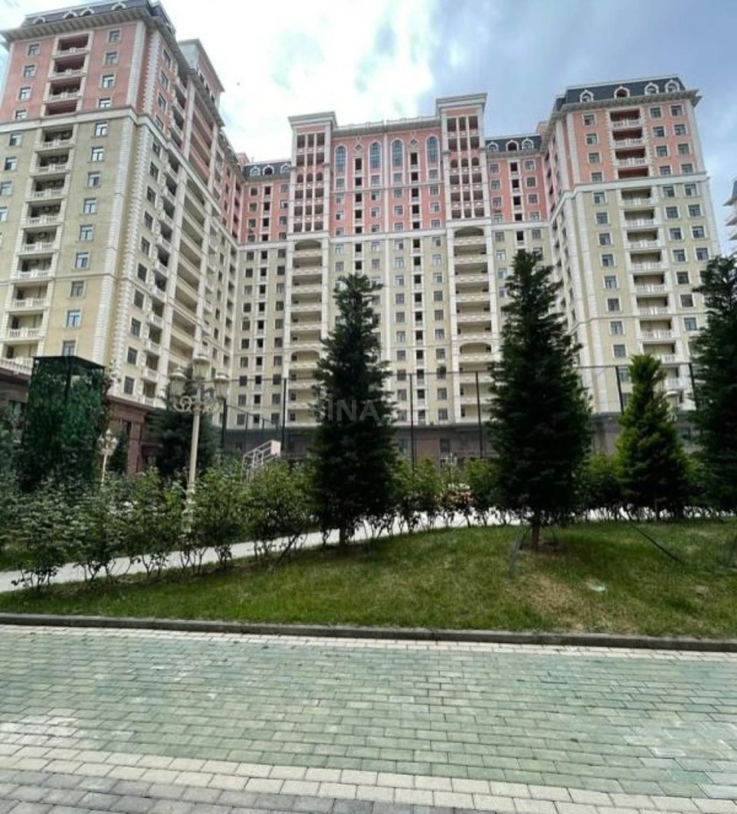 Satılır 3 otaqlı mənzil 120 m²