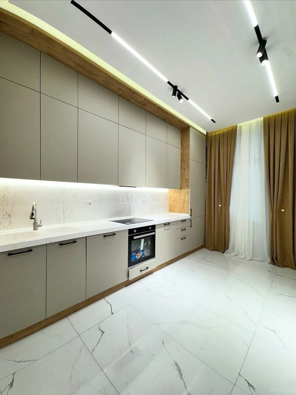 Satılır 3 otaqlı mənzil 120 m²