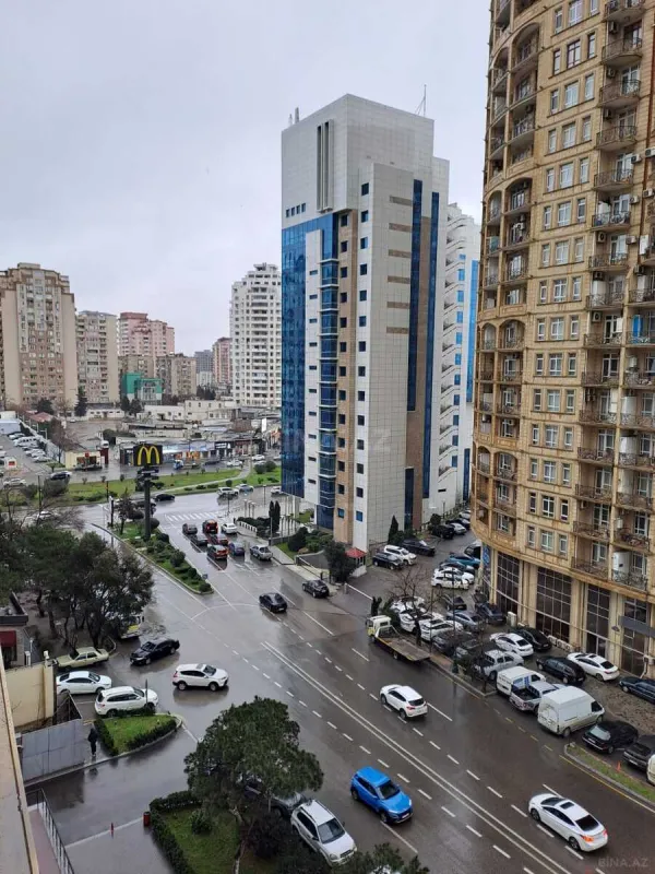 Kirayə verilir 3 otaqlı mənzil 106 m²