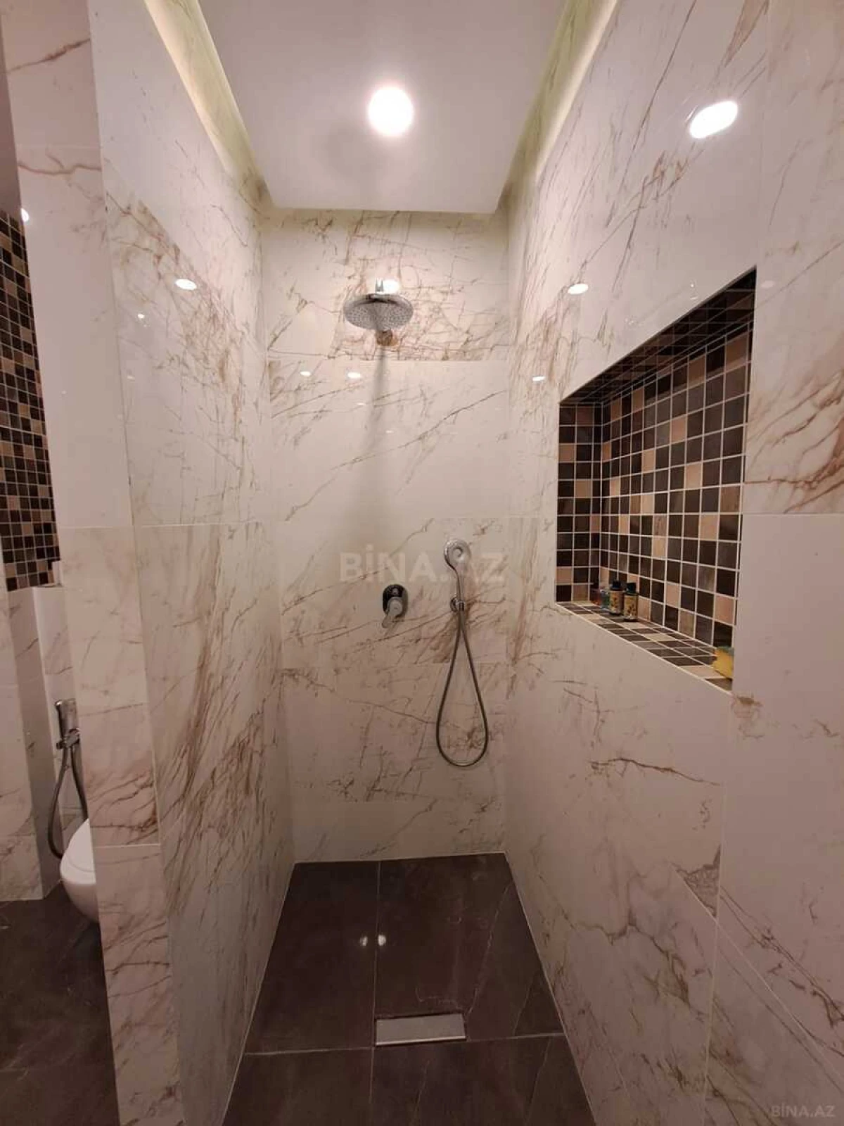 Kirayə verilir 3 otaqlı mənzil 106 m²