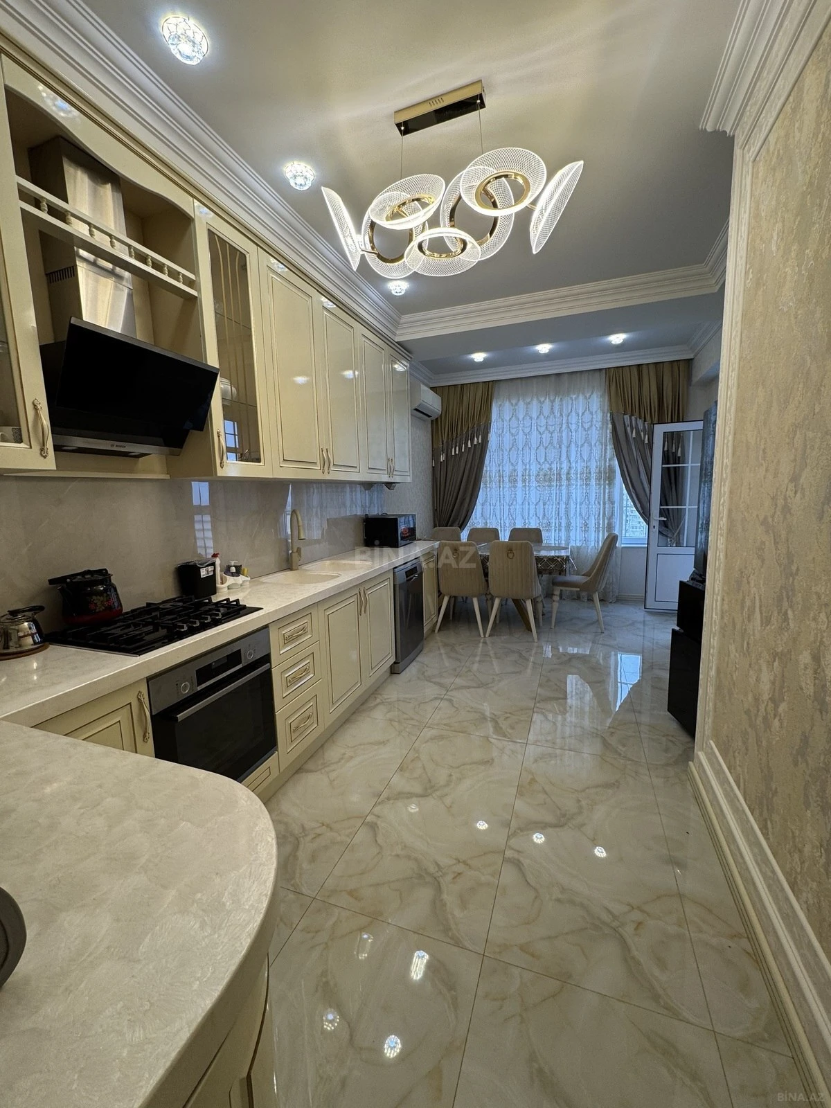 Satılır 3 otaqlı mənzil 105 m²