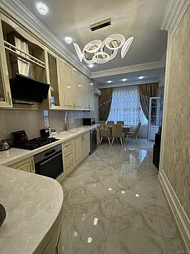 Satılır 3 otaqlı mənzil 105 m²