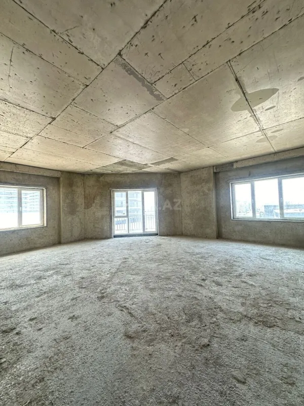 Satılır 4 otaqlı mənzil 200 m²