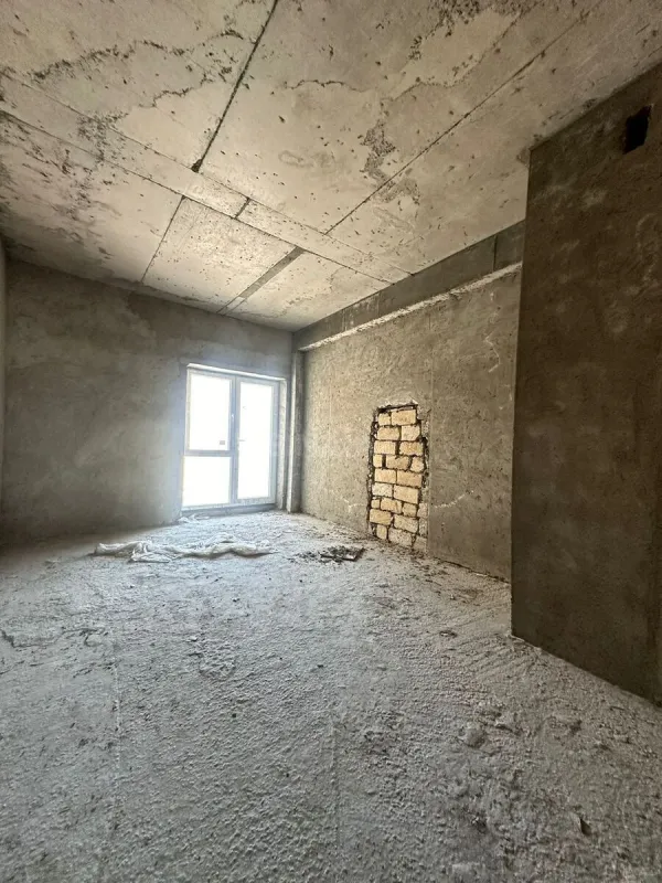 Satılır 4 otaqlı mənzil 200 m²