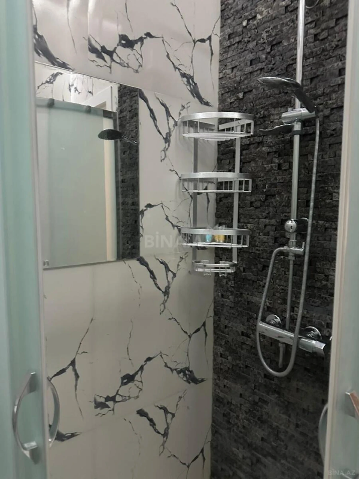 Kirayə verilir 2 otaqlı mənzil 60 m²