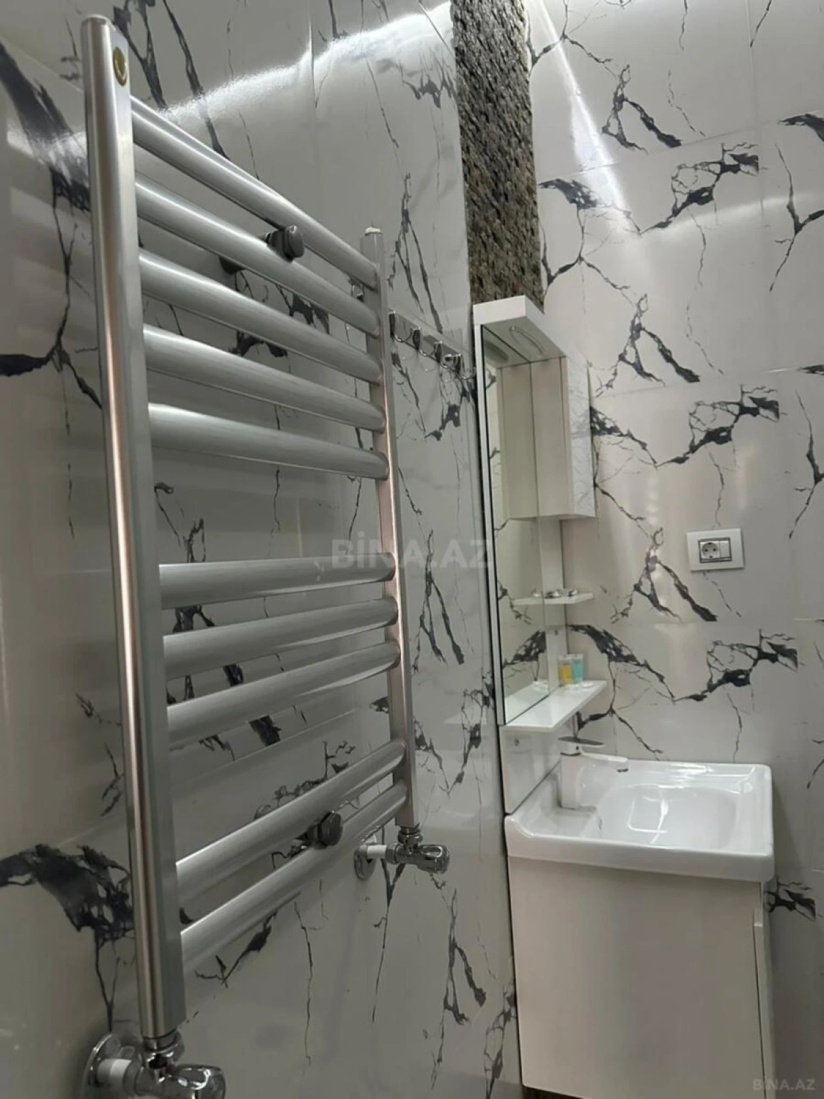 Kirayə verilir 2 otaqlı mənzil 60 m²