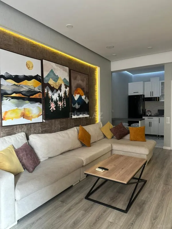 Kirayə verilir 2 otaqlı mənzil 60 m²
