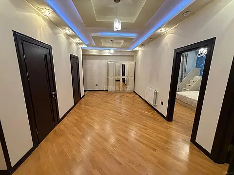 Kirayə verilir 3 otaqlı mənzil 130 m² — Bakı, Nərimanov 3 otaq 130.00 m²