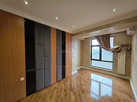 Satılır 3 otaqlı mənzil 105 m²