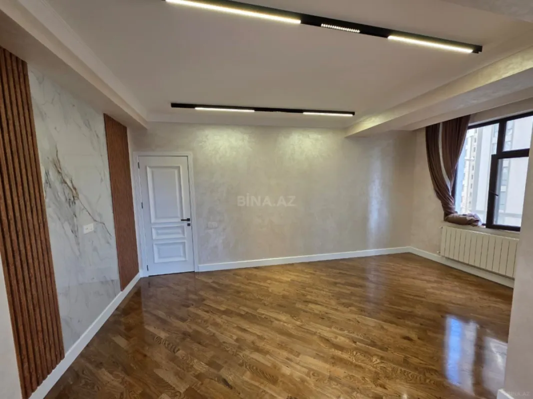 Satılır 3 otaqlı mənzil 105 m²