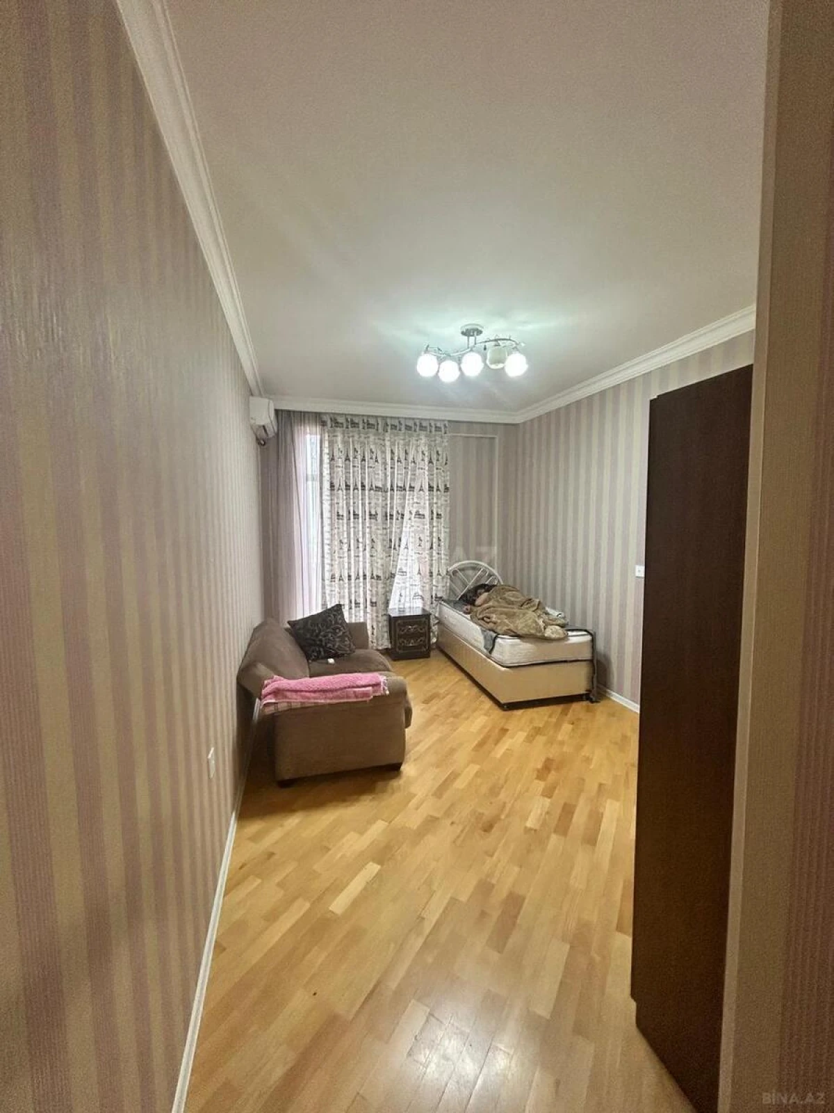 Satılır 3 otaqlı mənzil 102 m²
