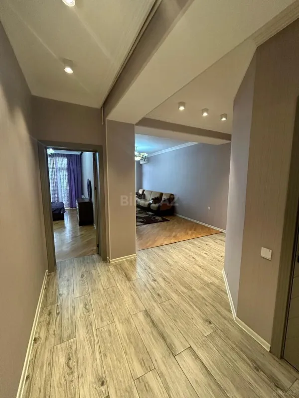 Satılır 3 otaqlı mənzil 102 m²