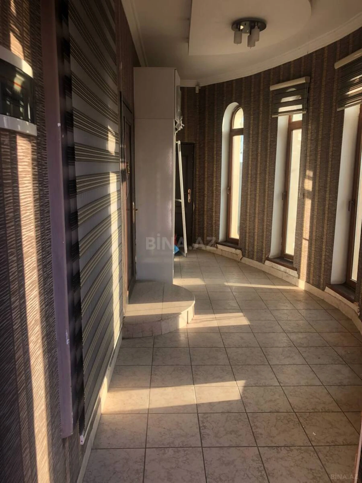 Kirayə verilir 7 otaqlı ofis 300 m²