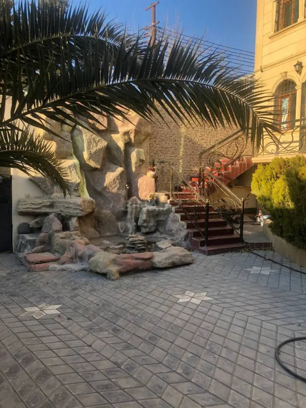 Kirayə verilir 7 otaqlı ofis 300 m²