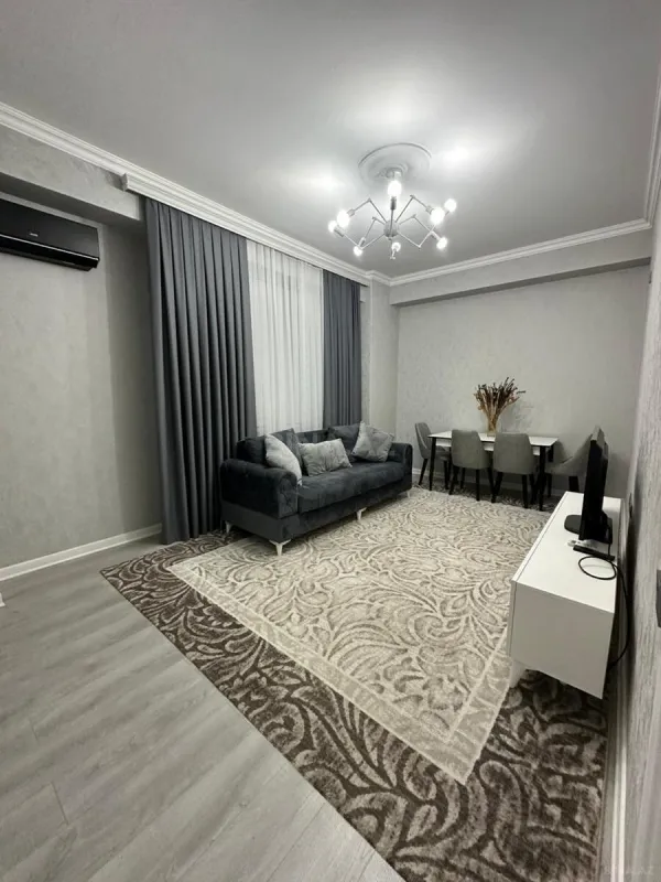 Kirayə verilir 2 otaqlı mənzil 75 m²