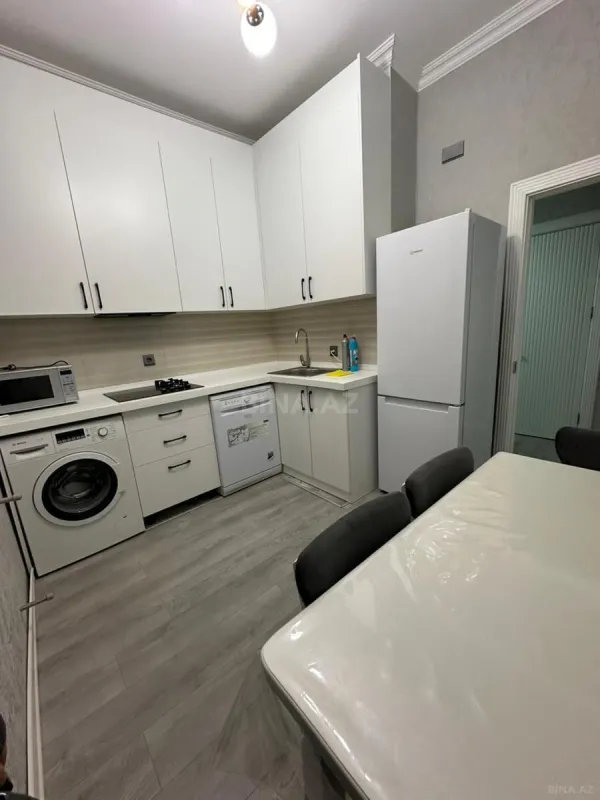 Kirayə verilir 2 otaqlı mənzil 75 m²