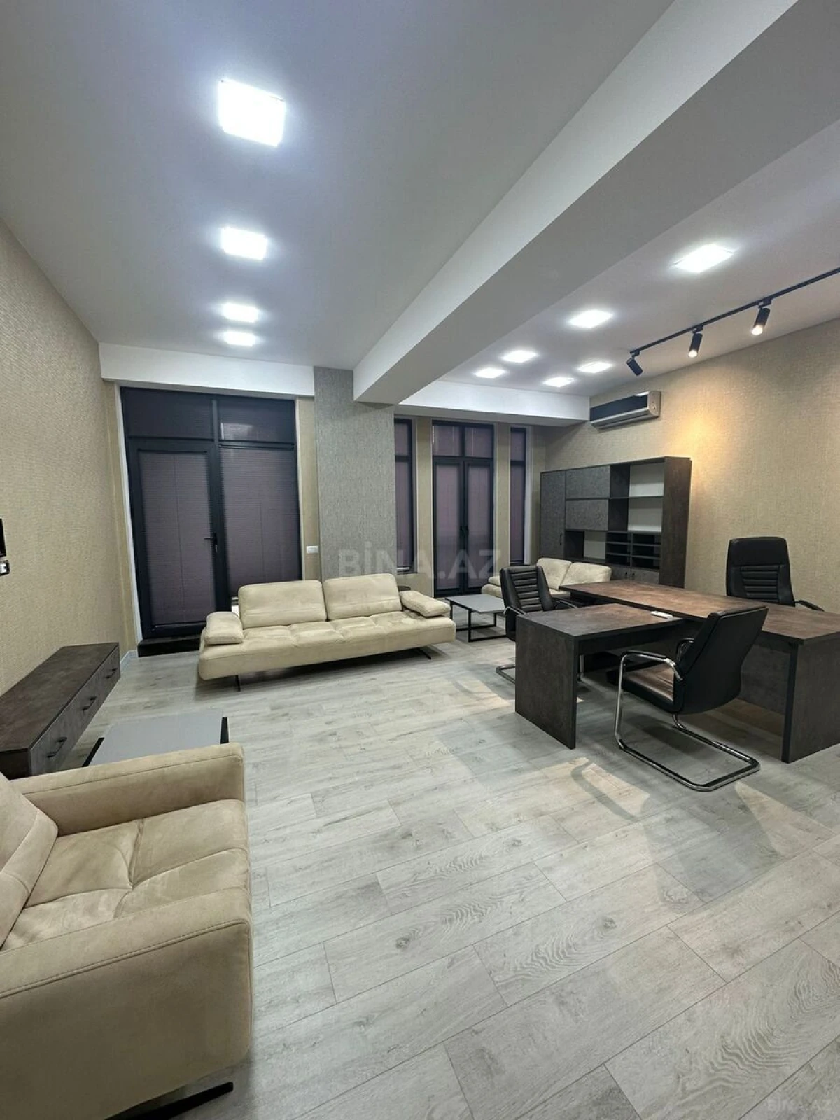 Kirayə verilir 4 otaqlı ofis 190 m²