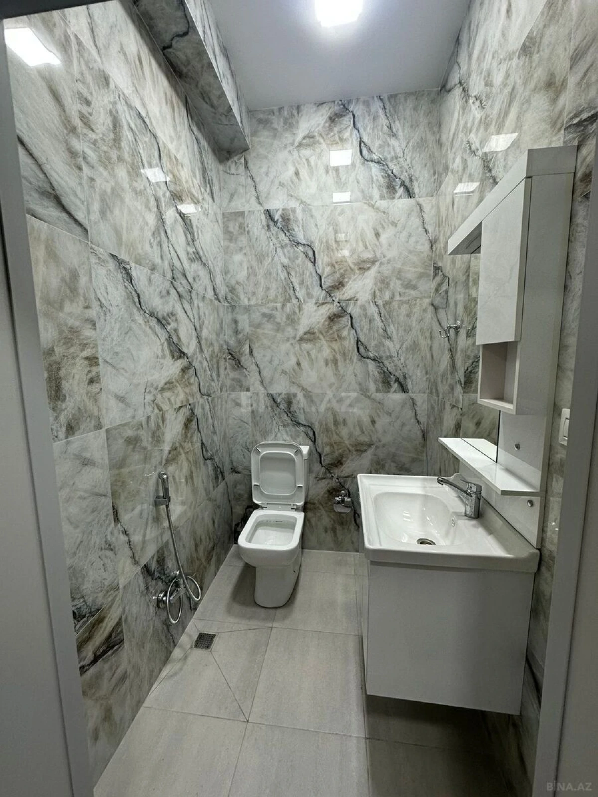 Kirayə verilir 4 otaqlı ofis 190 m²