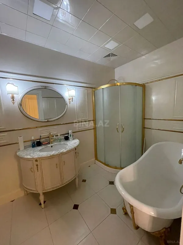 Kirayə verilir 3 otaqlı mənzil 136 m²