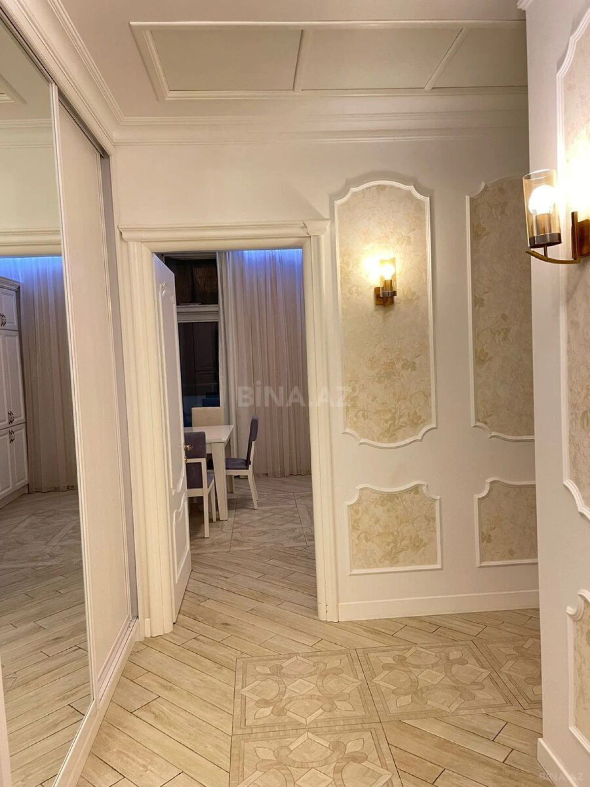 Kirayə verilir 3 otaqlı mənzil 136 m²