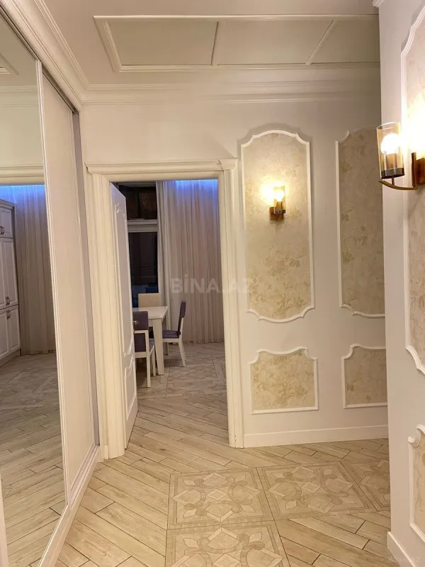Kirayə verilir 3 otaqlı mənzil 136 m²