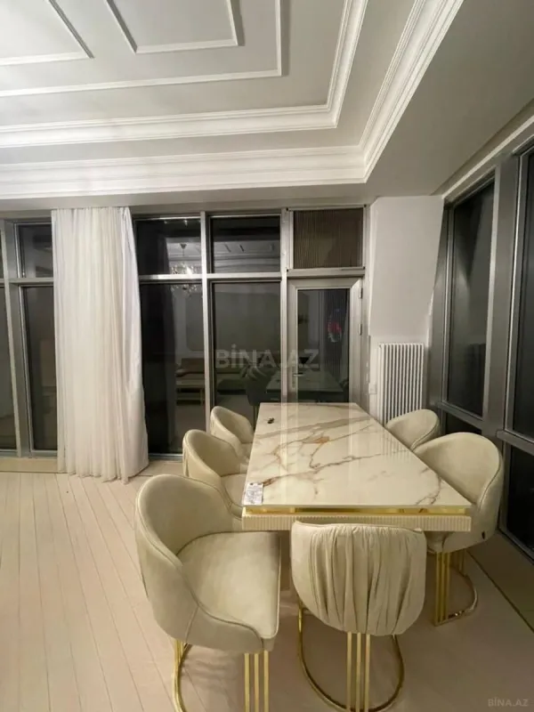 Kirayə verilir 3 otaqlı mənzil 136 m²