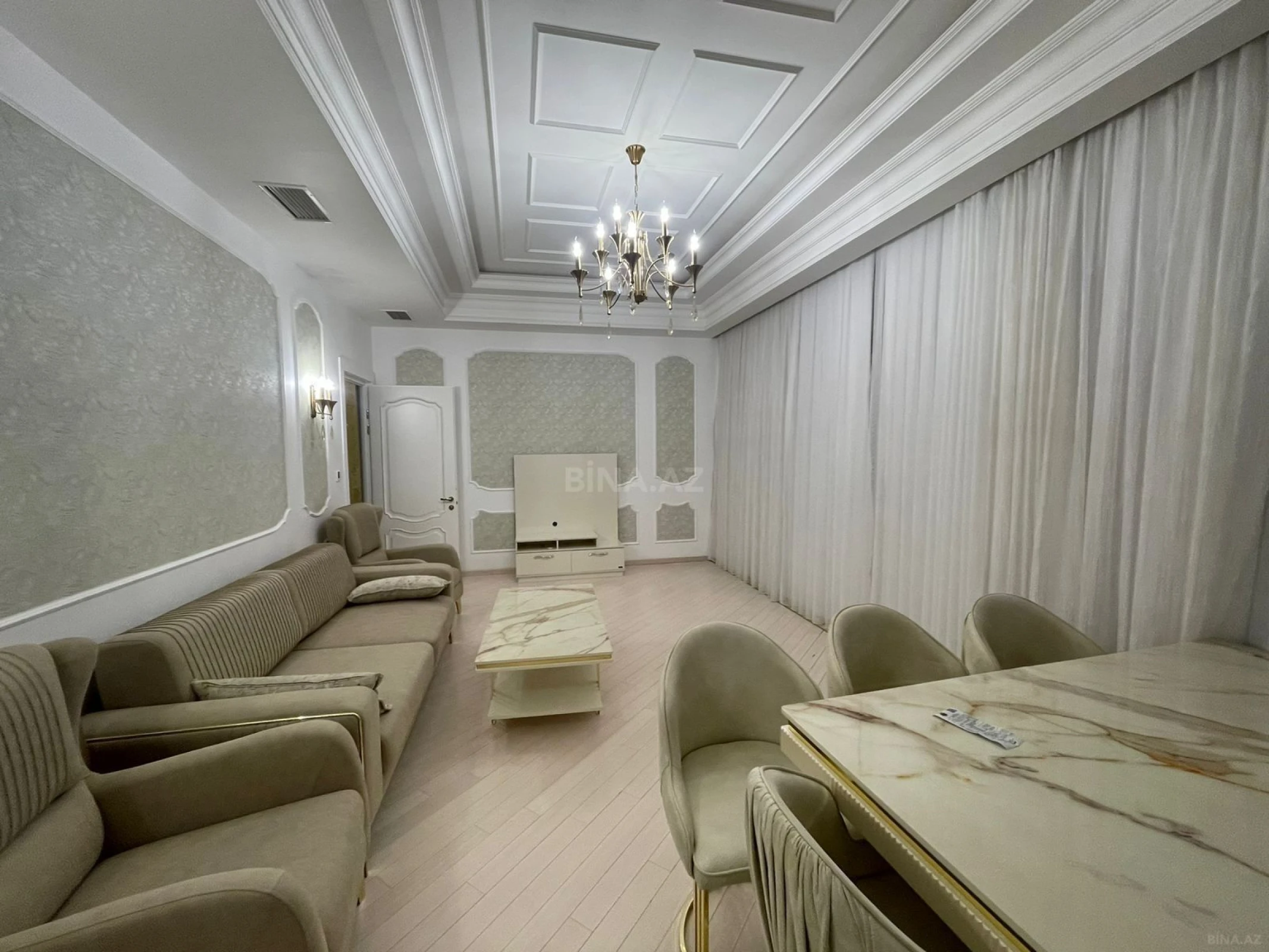 Kirayə verilir 3 otaqlı mənzil 136 m²