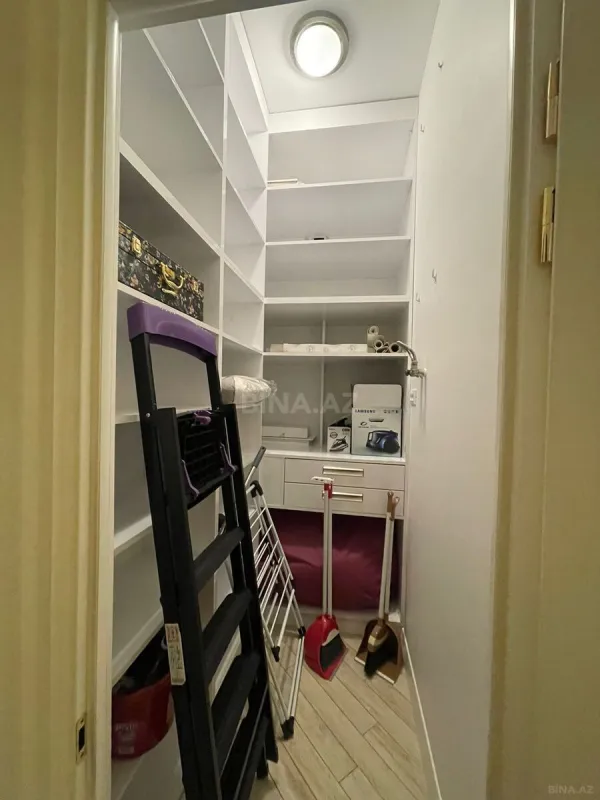 Kirayə verilir 3 otaqlı mənzil 136 m²