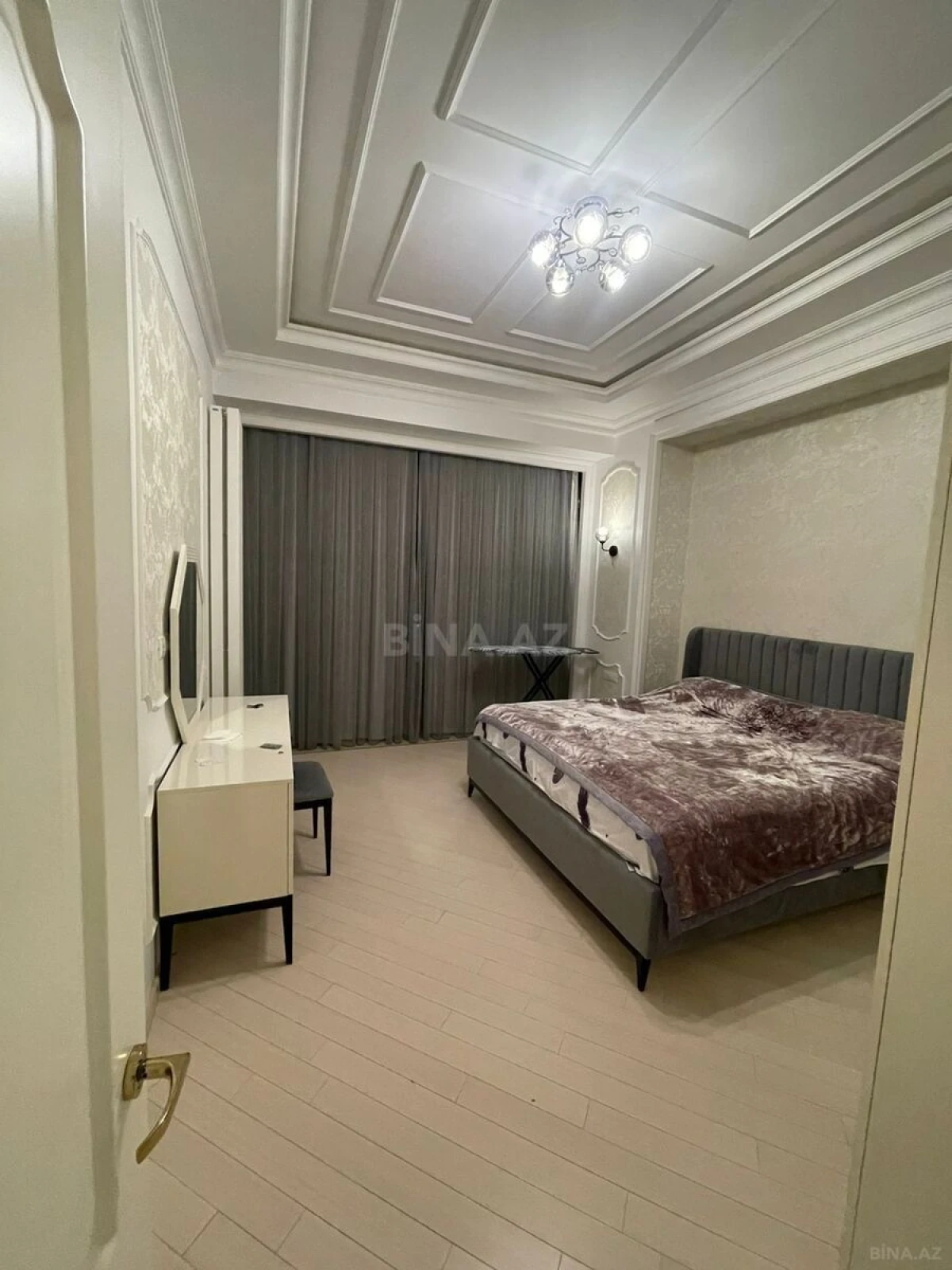 Kirayə verilir 3 otaqlı mənzil 136 m²