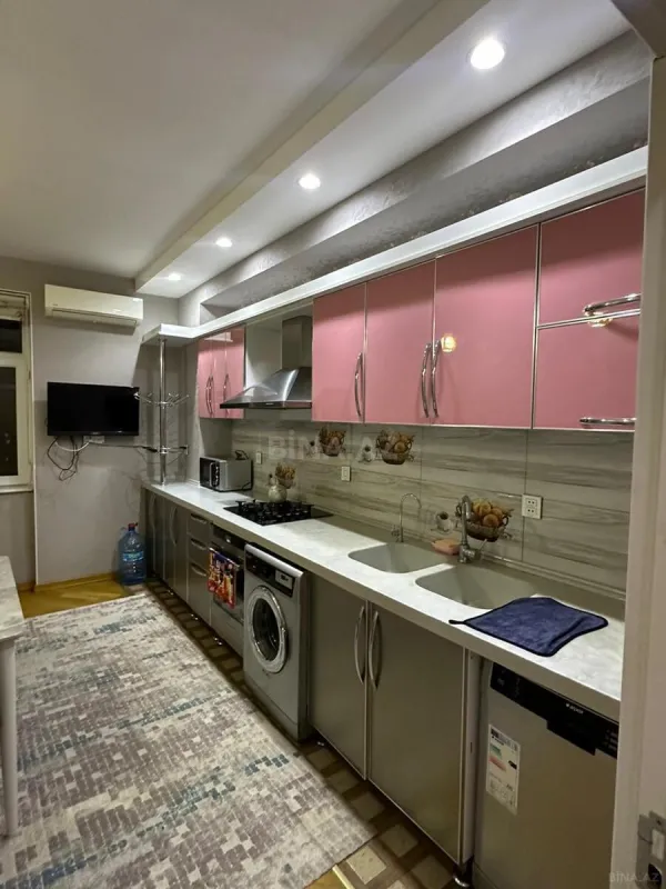 Kirayə verilir 3 otaqlı mənzil 98 m²