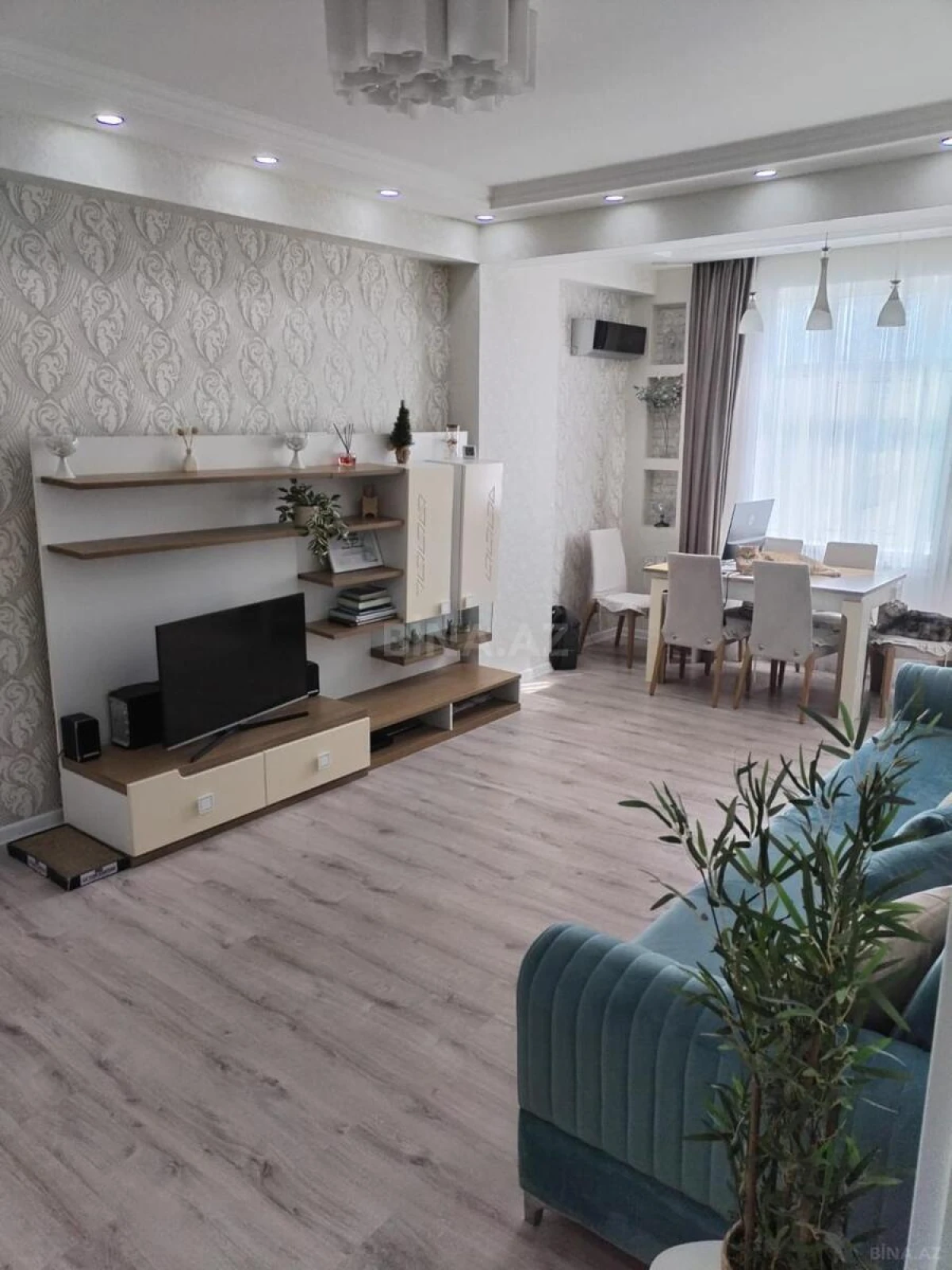 Kirayə verilir 2 otaqlı mənzil 60 m²