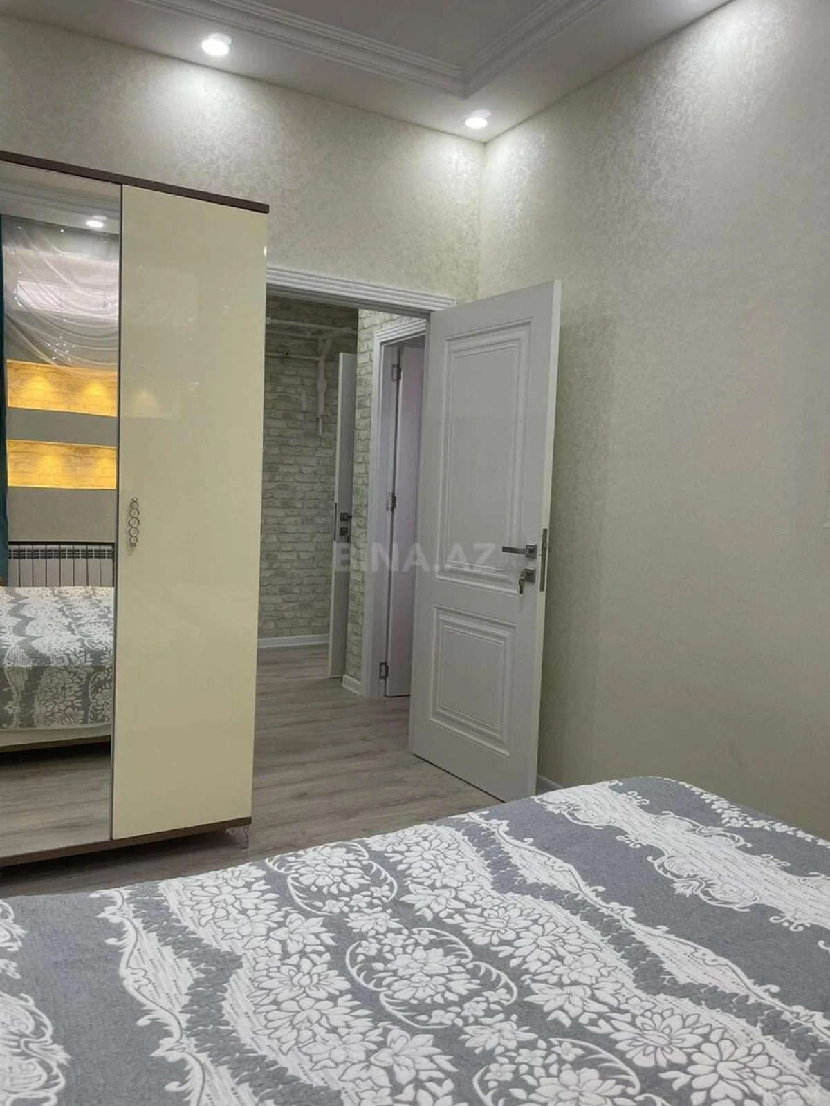 Kirayə verilir 2 otaqlı mənzil 60 m²