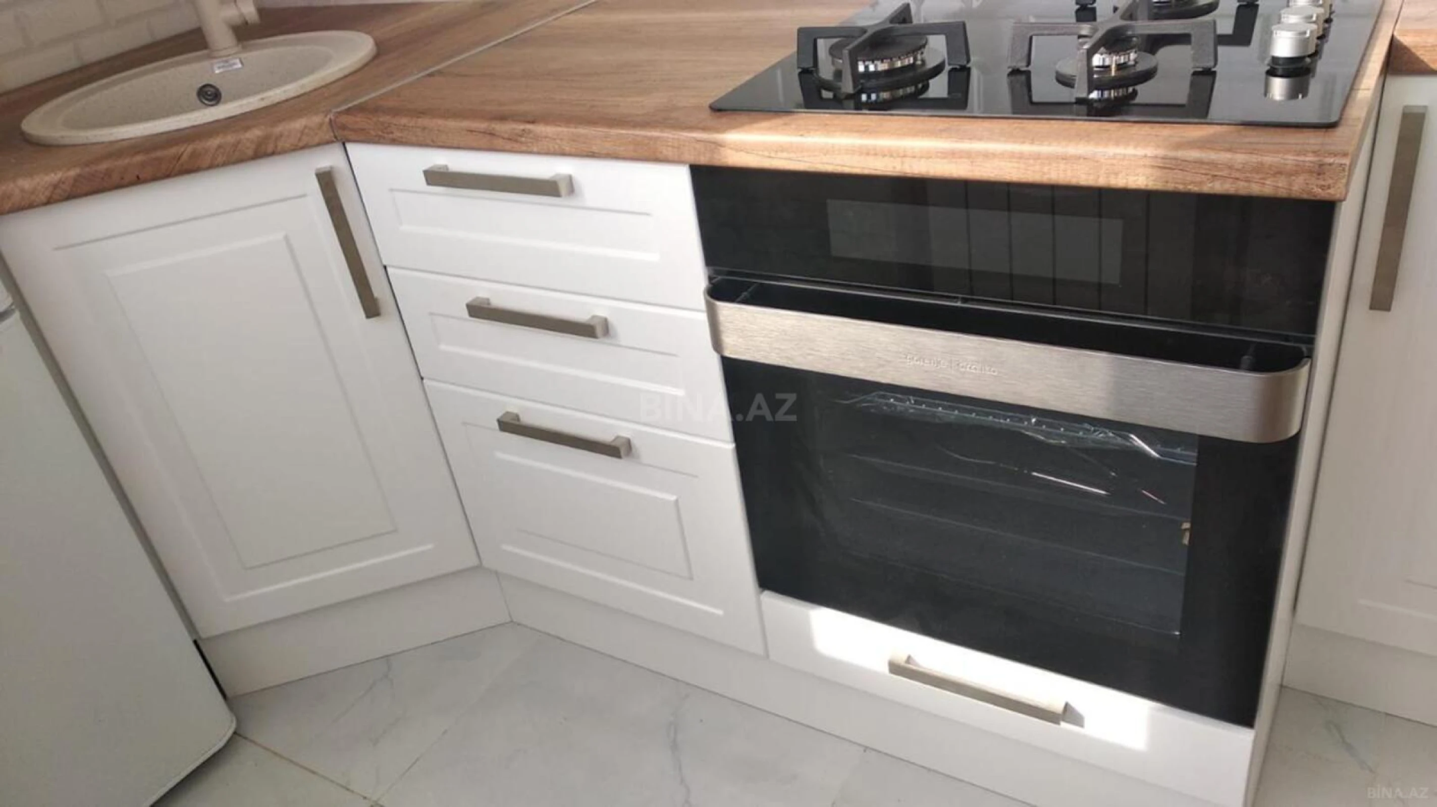 Kirayə verilir 2 otaqlı mənzil 60 m²