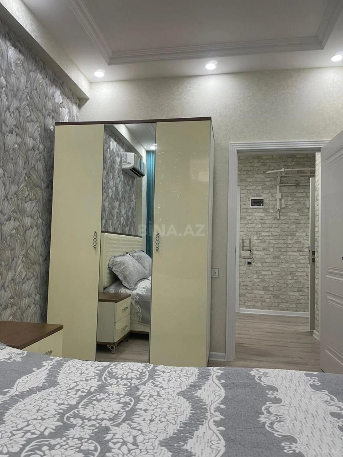 Kirayə verilir 2 otaqlı mənzil 60 m²