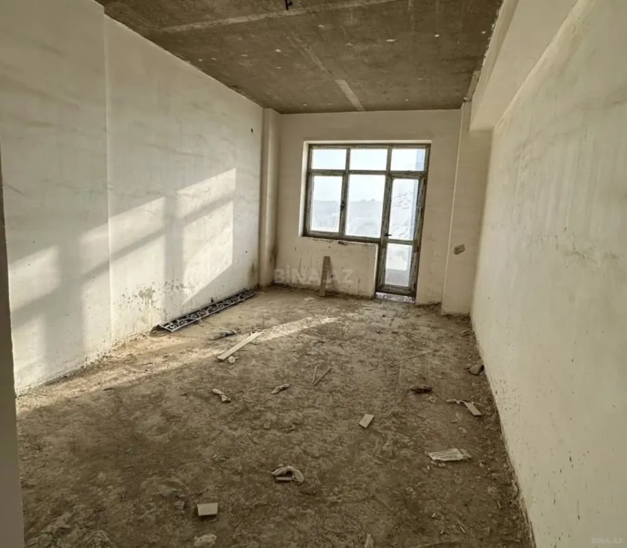Satılır 3 otaqlı mənzil 130 m²