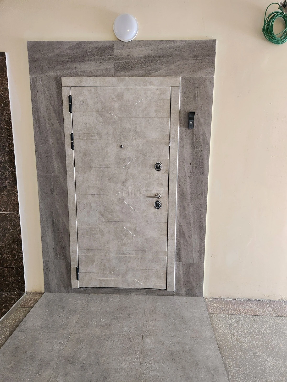 Satılır 3 otaqlı mənzil 94 m²