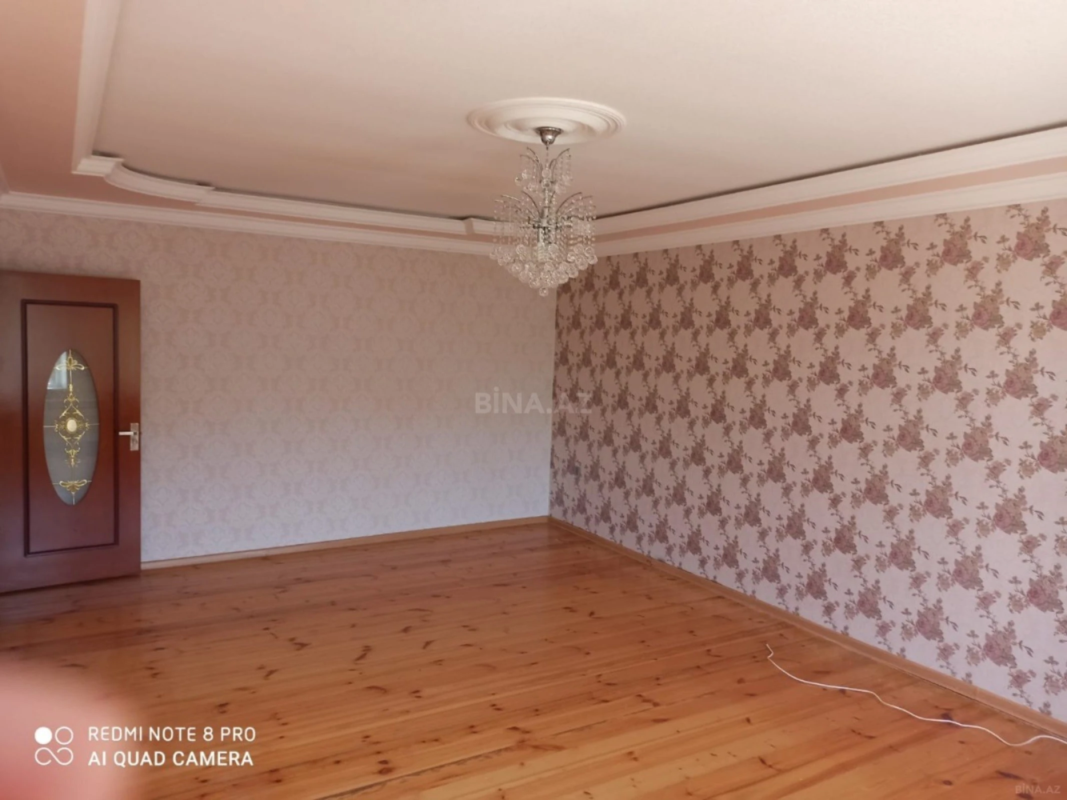 Satılır 8 otaqlı həyət evi 300 m²