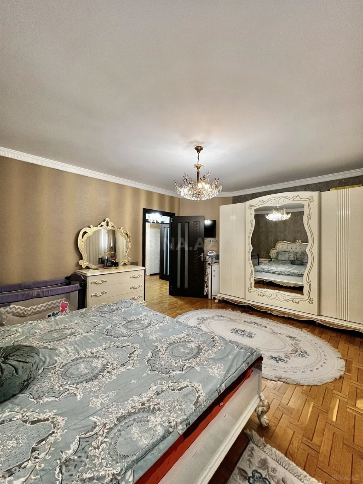 Satılır 3 otaqlı mənzil 120 m²