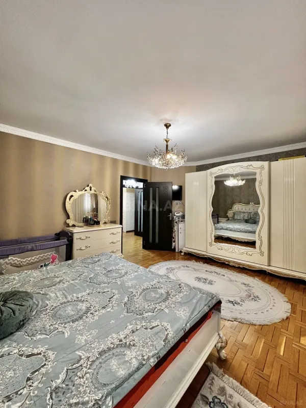 Satılır 3 otaqlı mənzil 120 m²