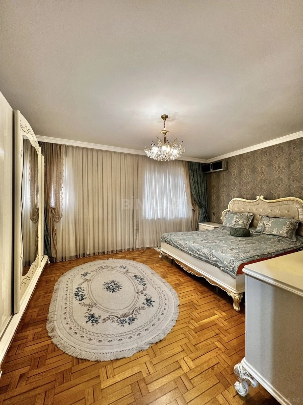 Satılır 3 otaqlı mənzil 120 m²