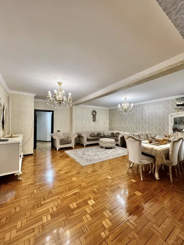 Satılır 3 otaqlı mənzil 120 m²