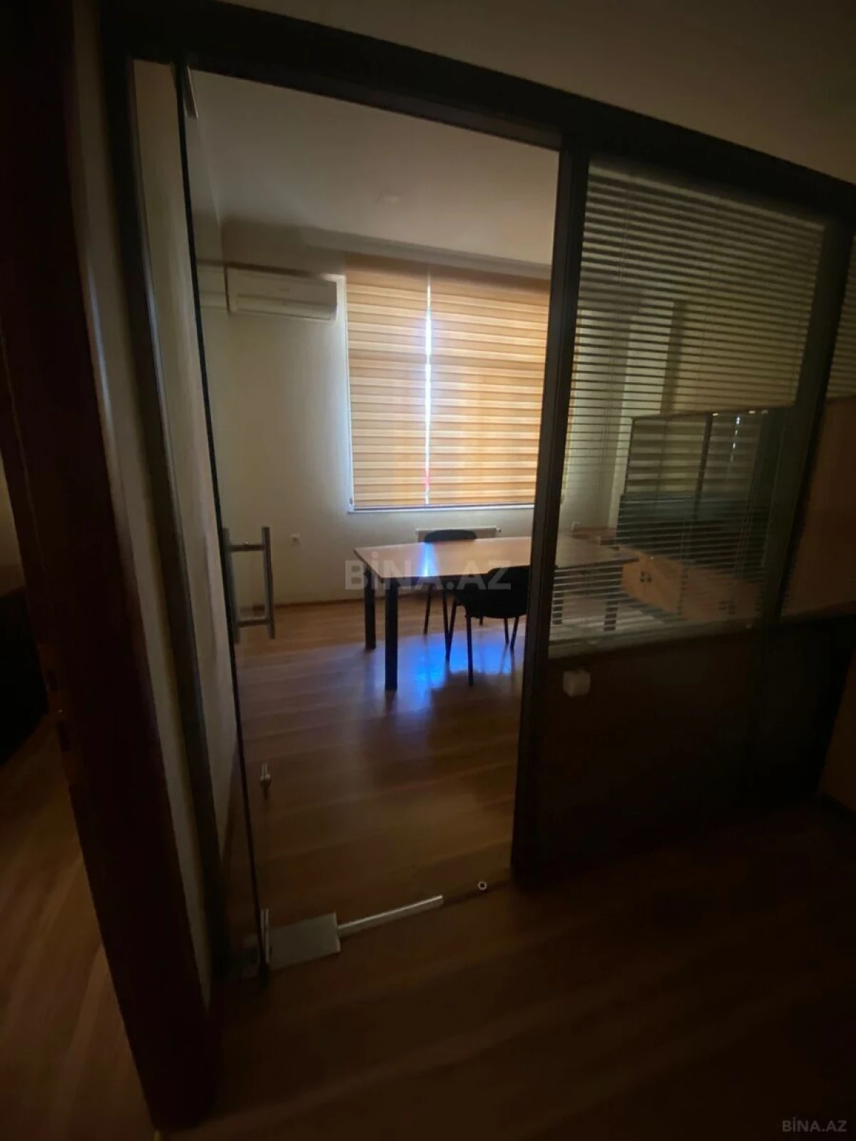 Kirayə verilir 4 otaqlı ofis 250 m²