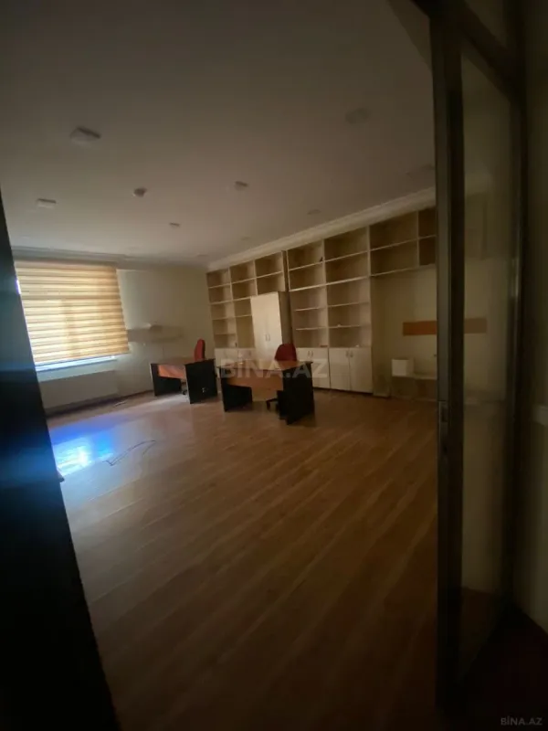 Kirayə verilir 4 otaqlı ofis 250 m²