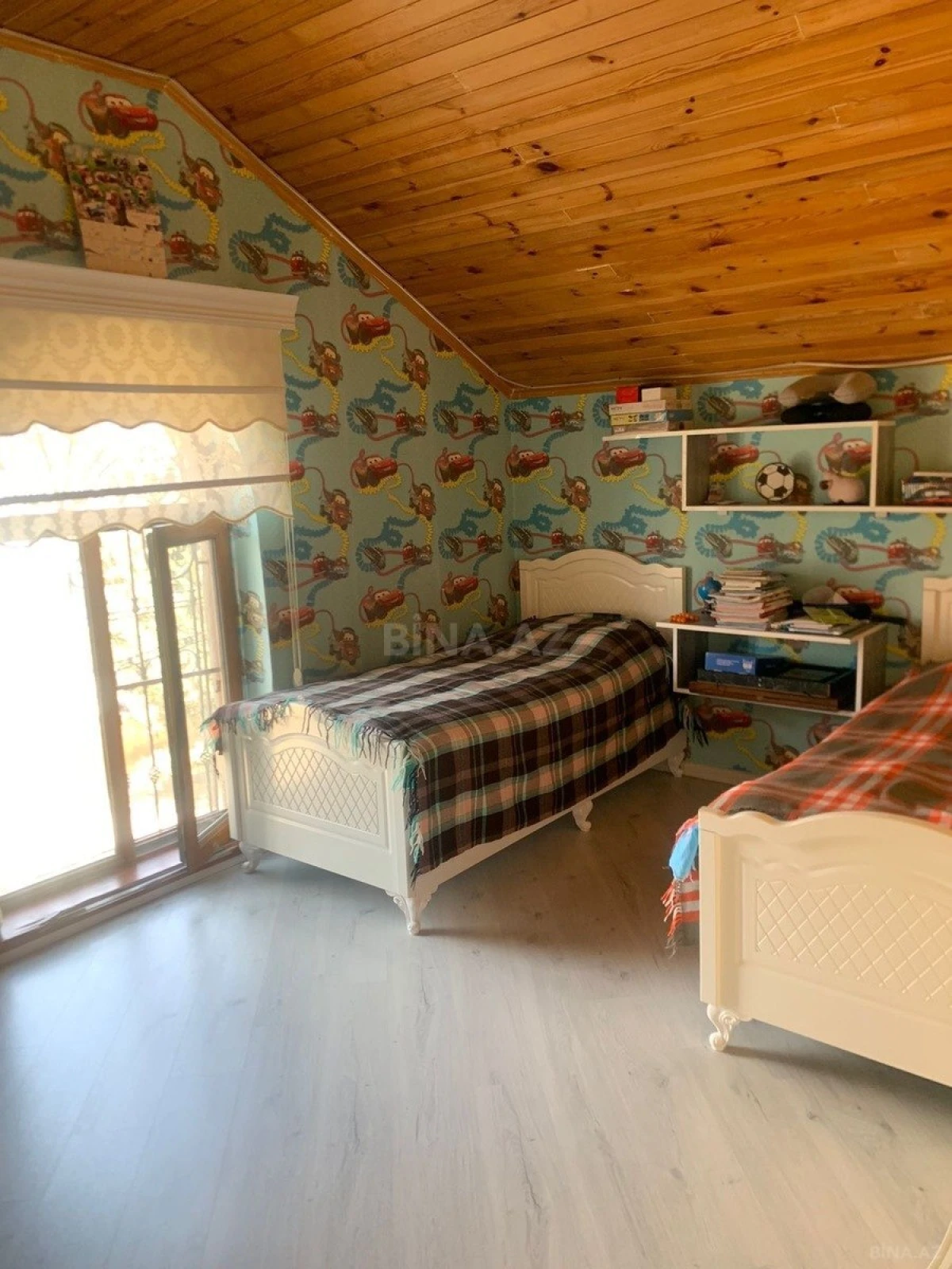 Satılır 6 otaqlı həyət evi 228 m²