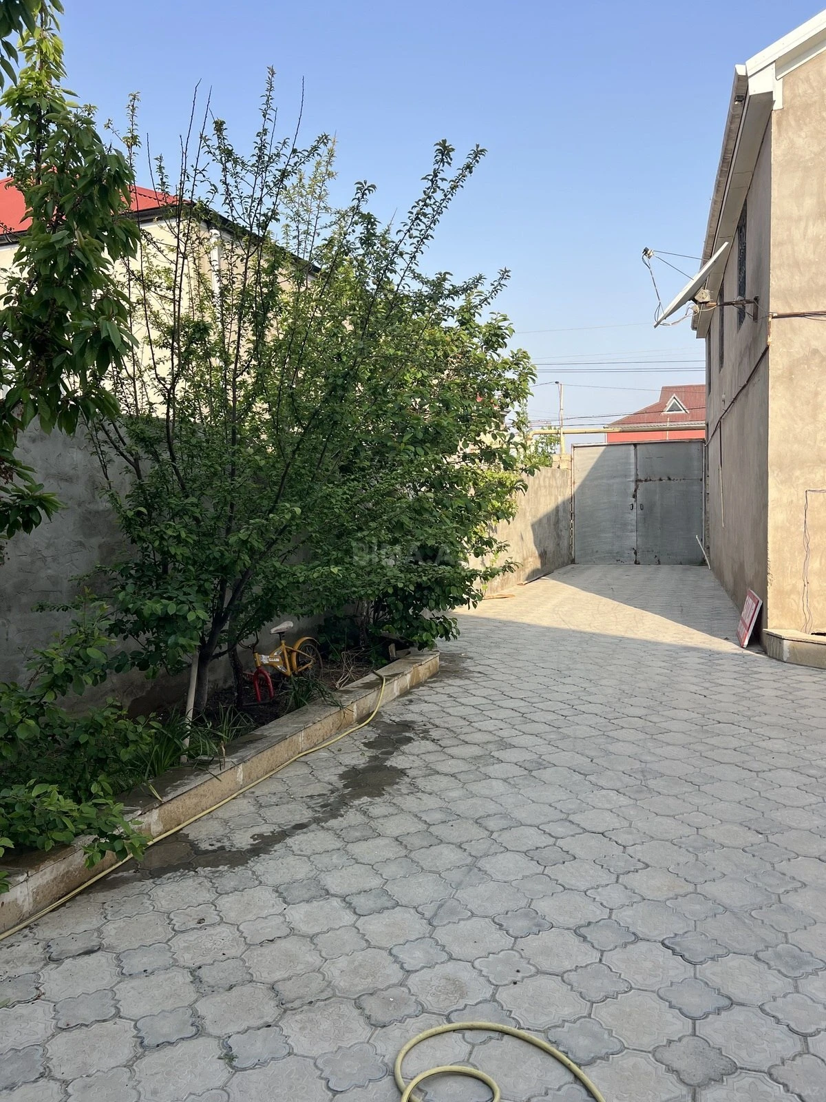 Satılır 6 otaqlı həyət evi 228 m²