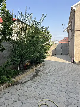 Satılır 6 otaqlı həyət evi 228 m²