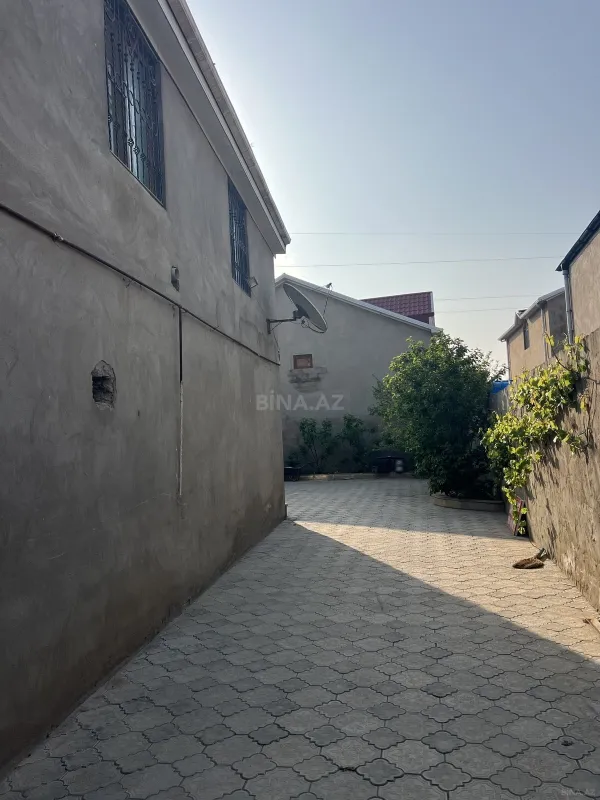 Satılır 6 otaqlı həyət evi 228 m²