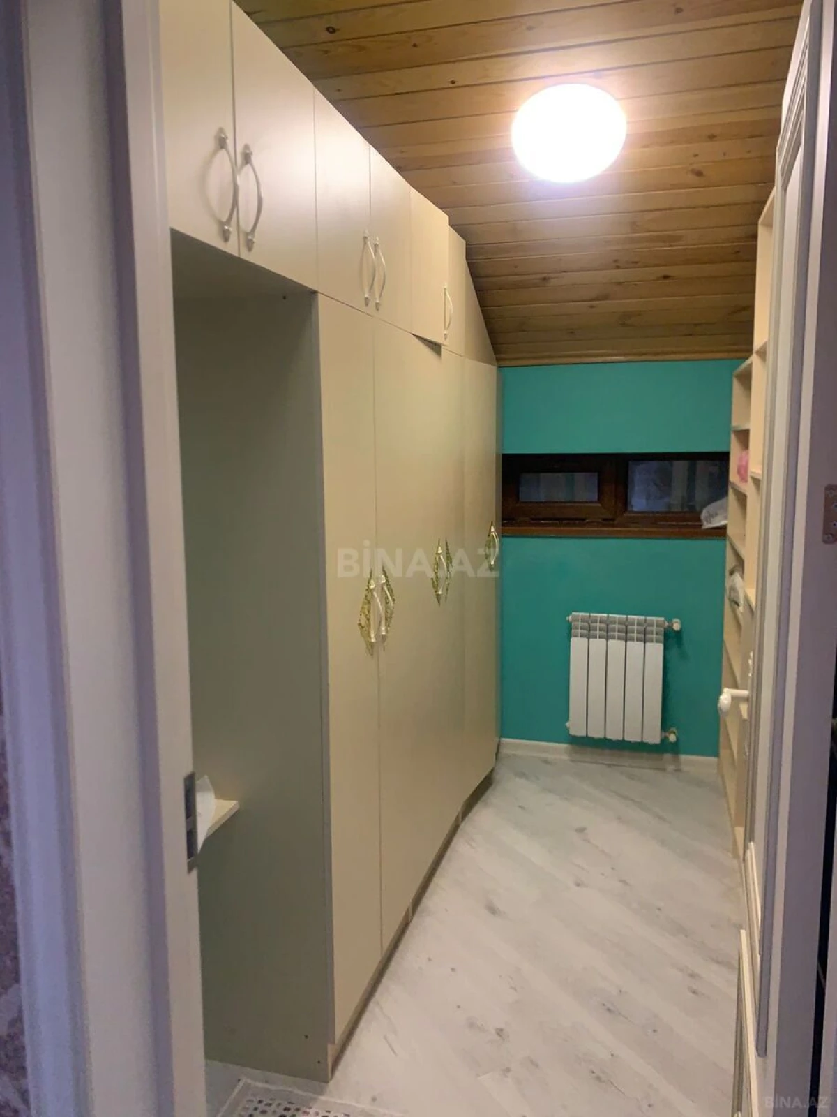Satılır 6 otaqlı həyət evi 228 m²