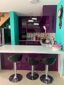 Satılır 6 otaqlı həyət evi 228 m²